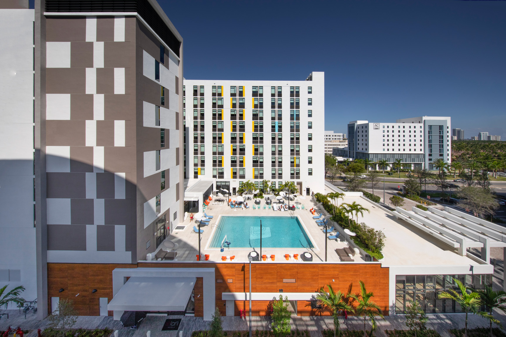 Aloft Hotel at ParkSquare Aventura